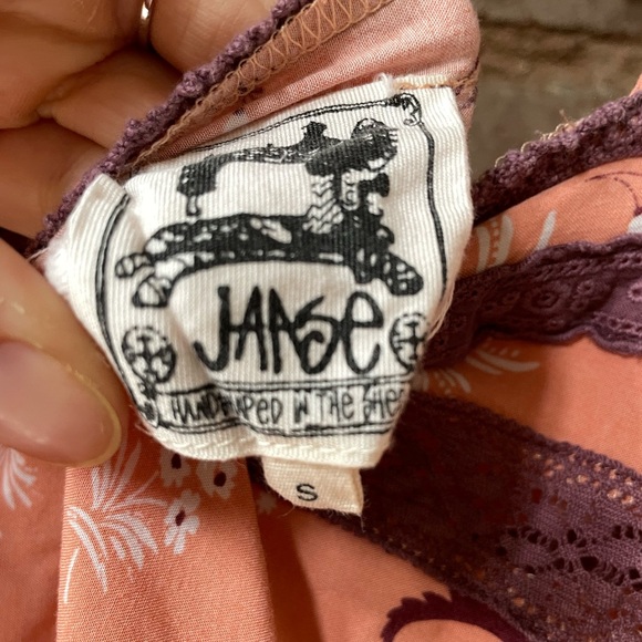 Pink & Maroon Paisley Floral Tunic Style Midi Dress with long sleeves - Picture 4 of 4